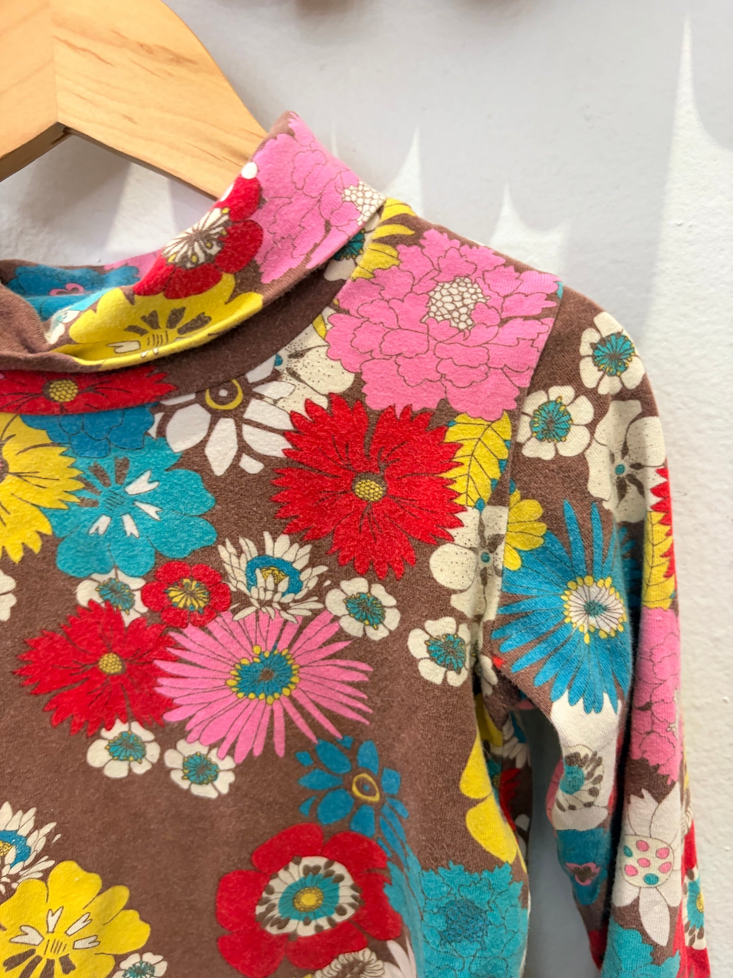 Brown floral turtleneck 5y*
