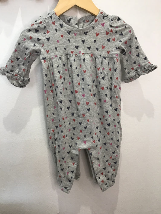 Grey hearts loung romper 3-6m