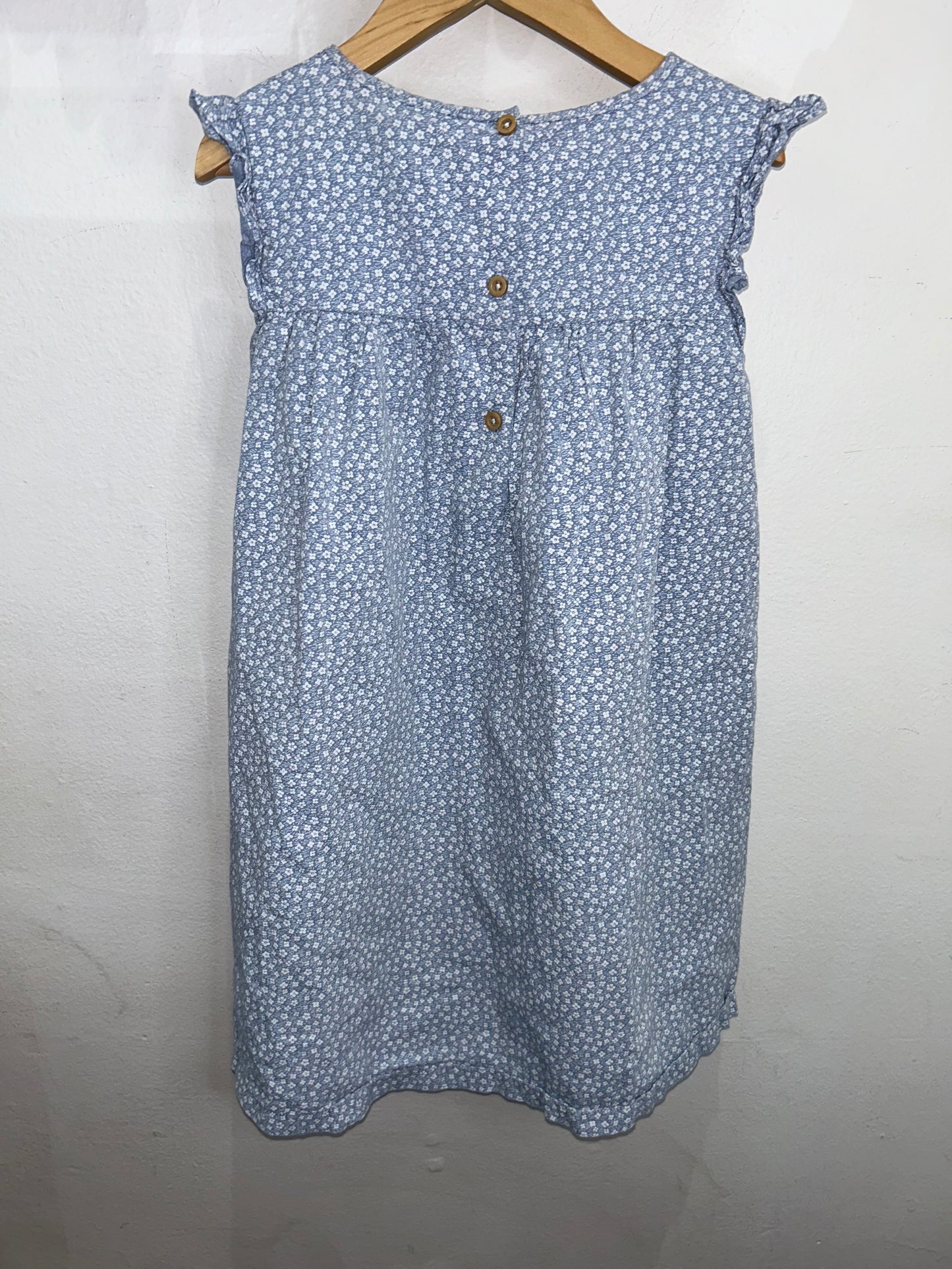 Blue floral smocked dress 5-6y