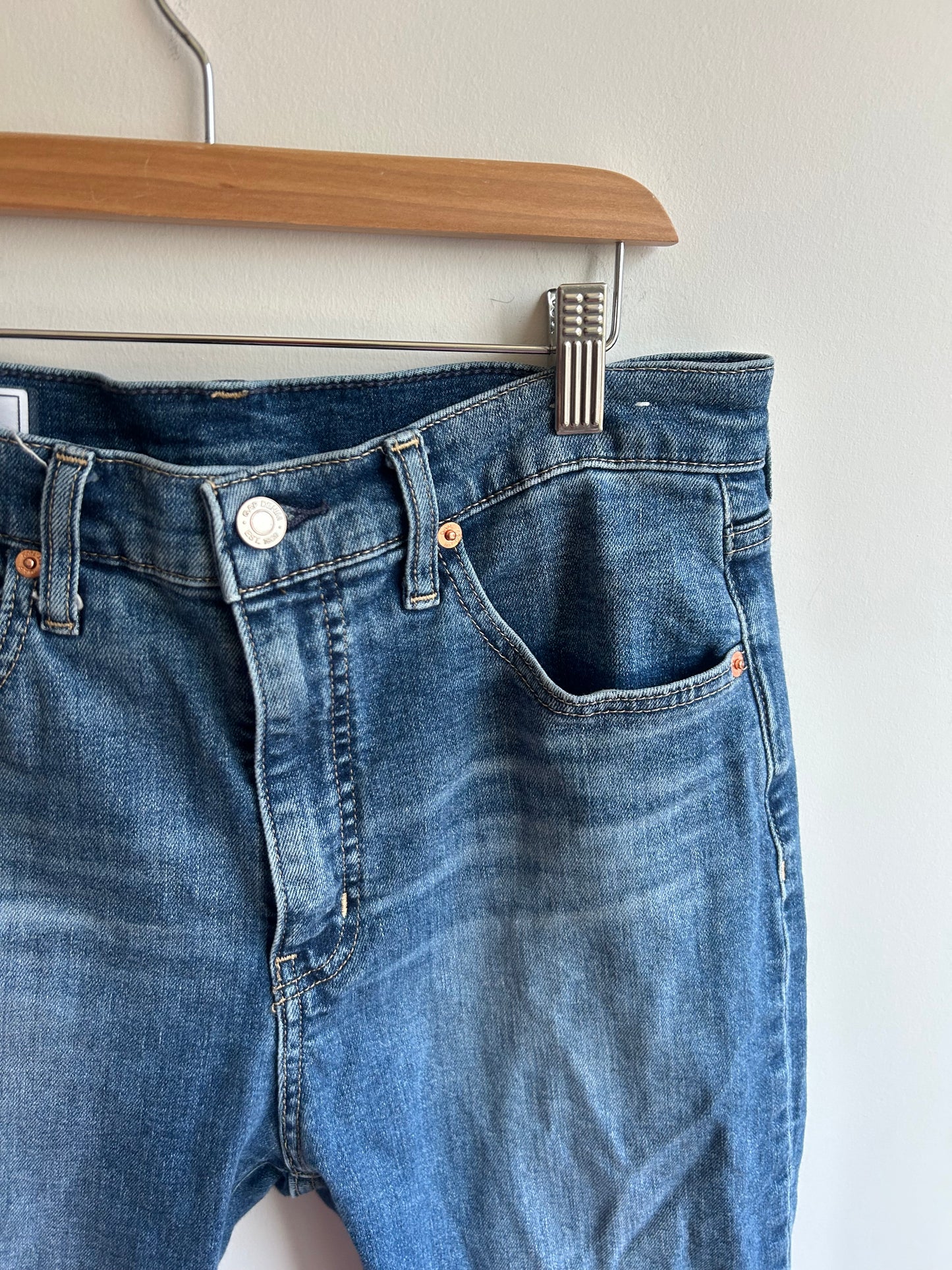 Kick flare high rise jeans size 29
