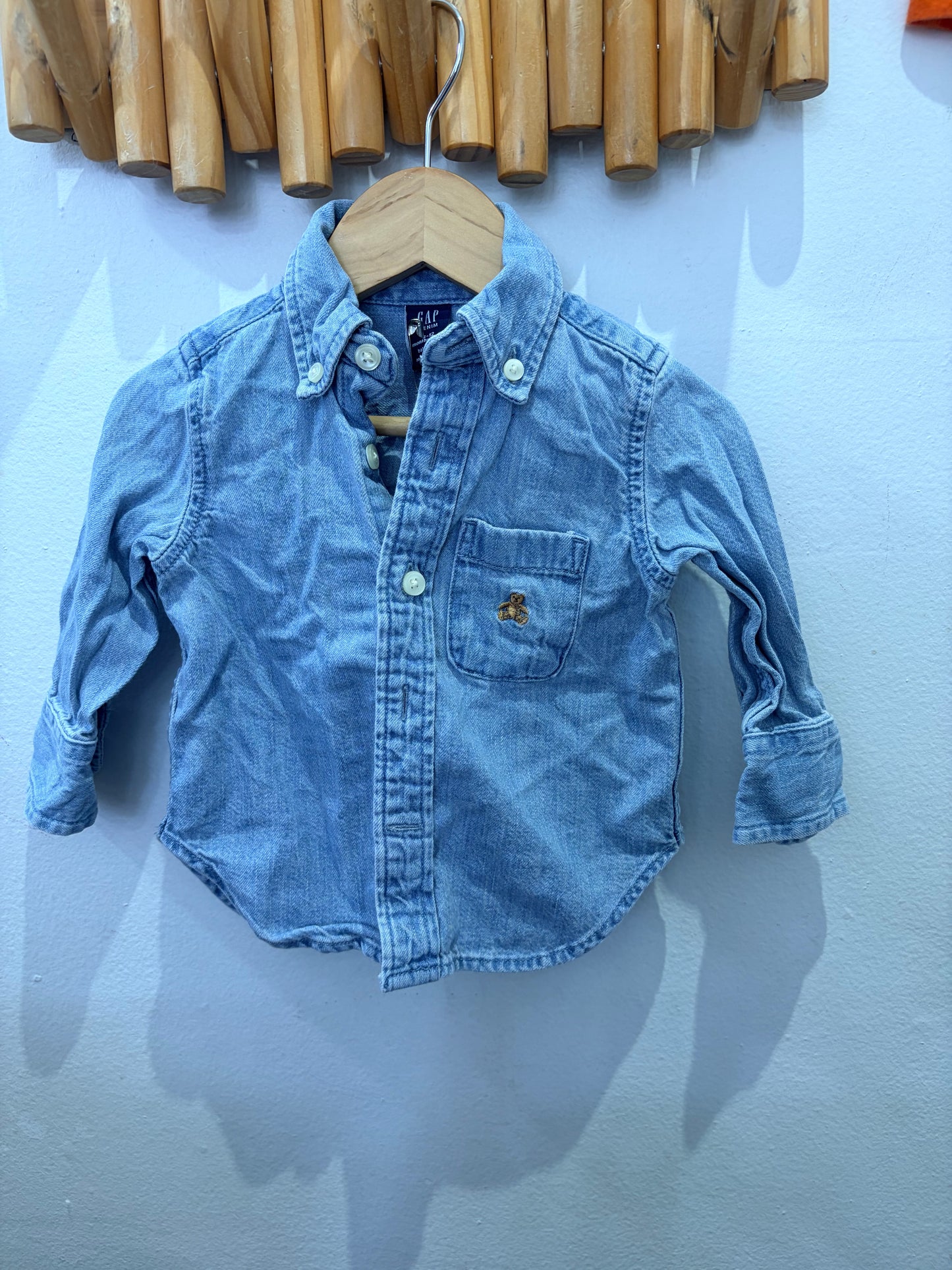 Light wash denim shirt 6-12m