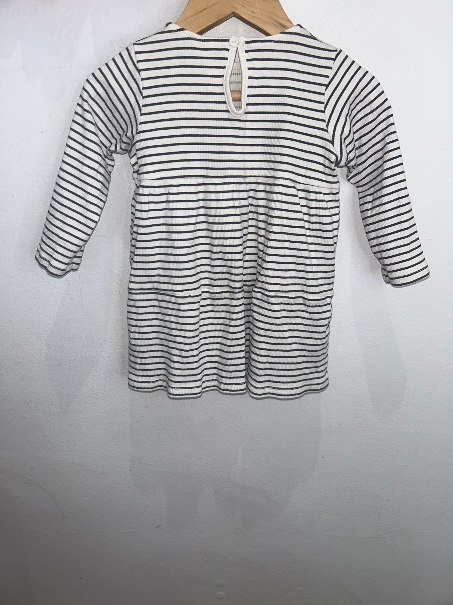 Black stripes pocket dress 6-9m