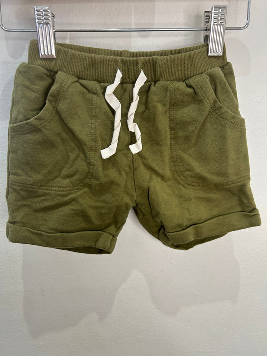 Olive jogger shorts 18-24m