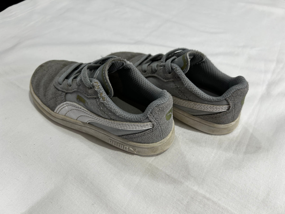 C10 grey canvas pumas*