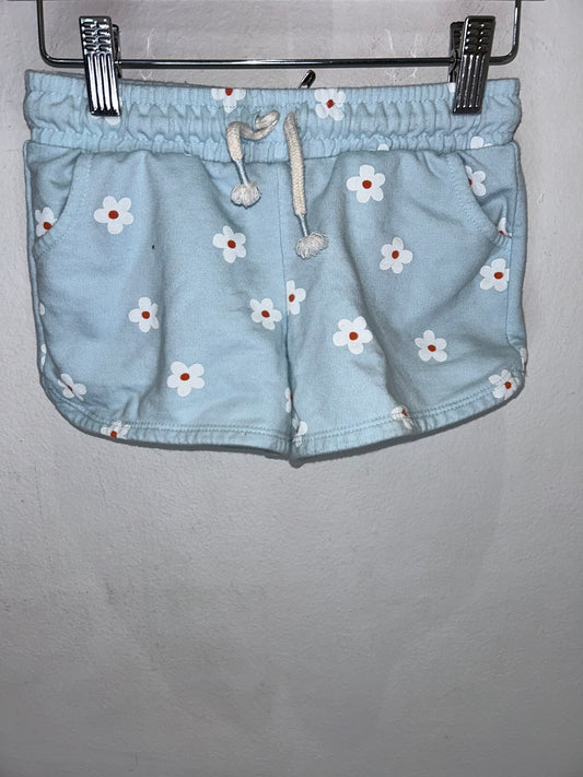 Light blue daisies shorts 6-7y