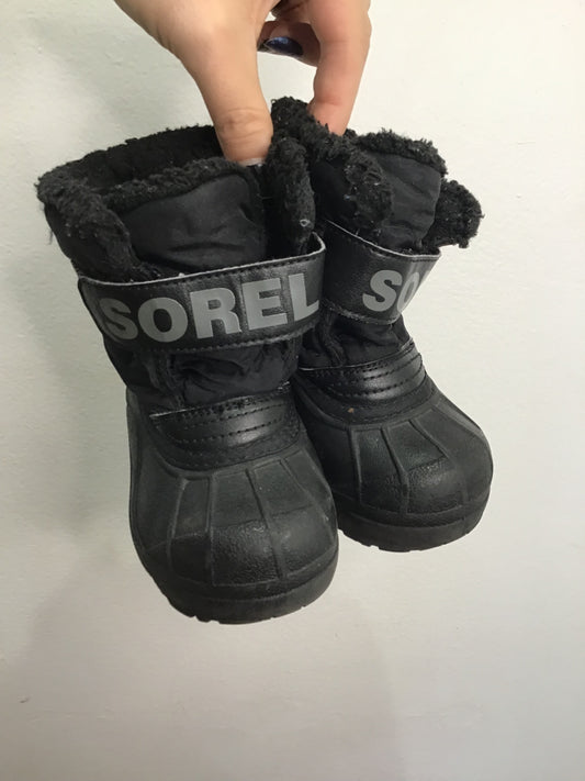 C6 blck Sorel boots