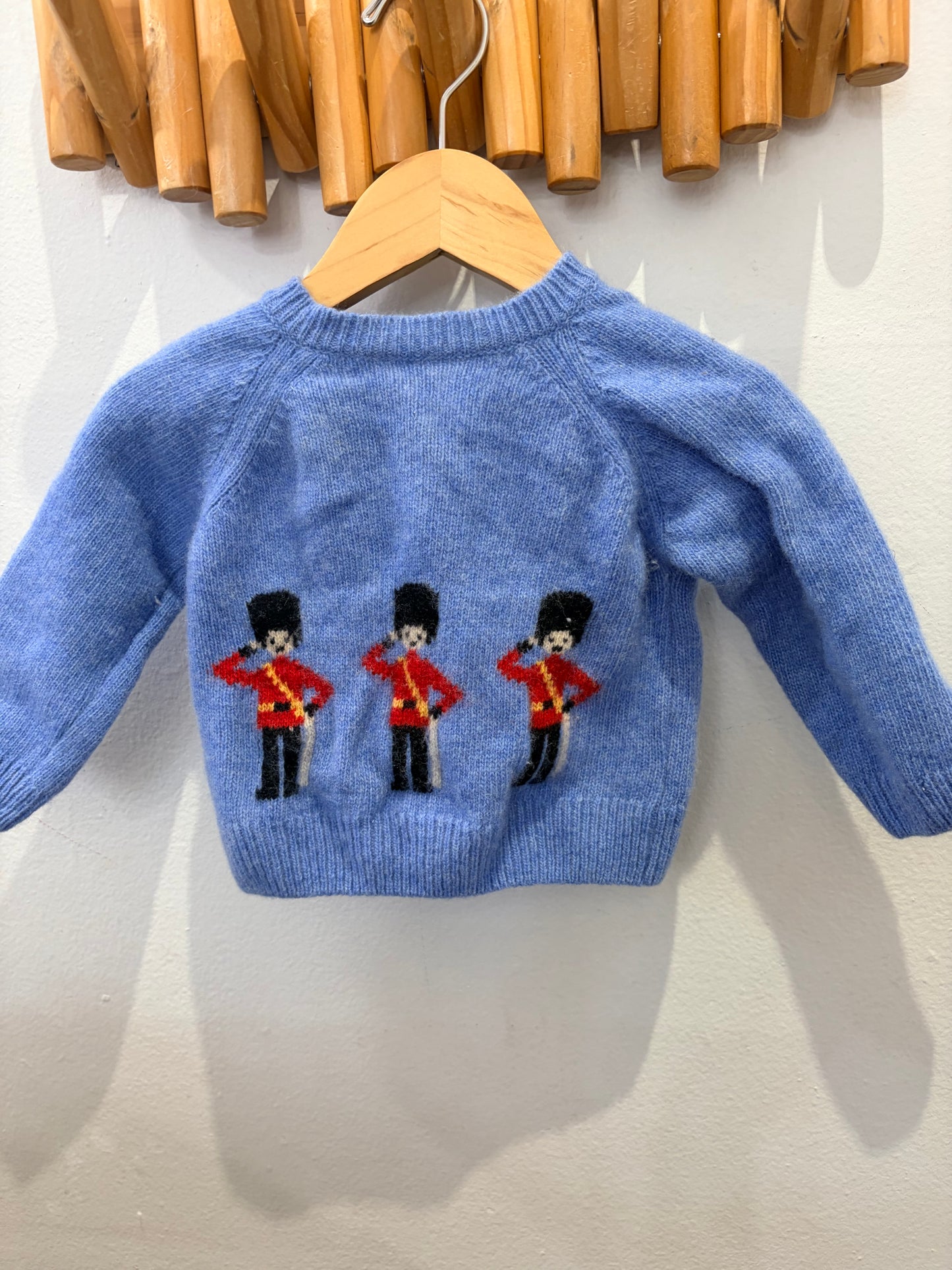 London guards sweater 3-6m