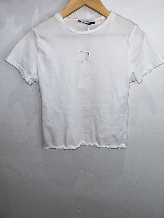 White tee w heart cutout 11-12y