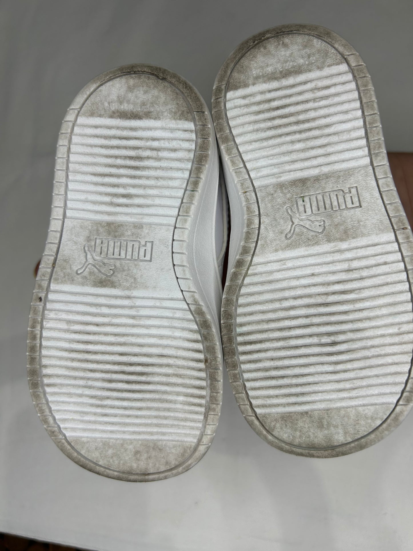 C6 white Pumas