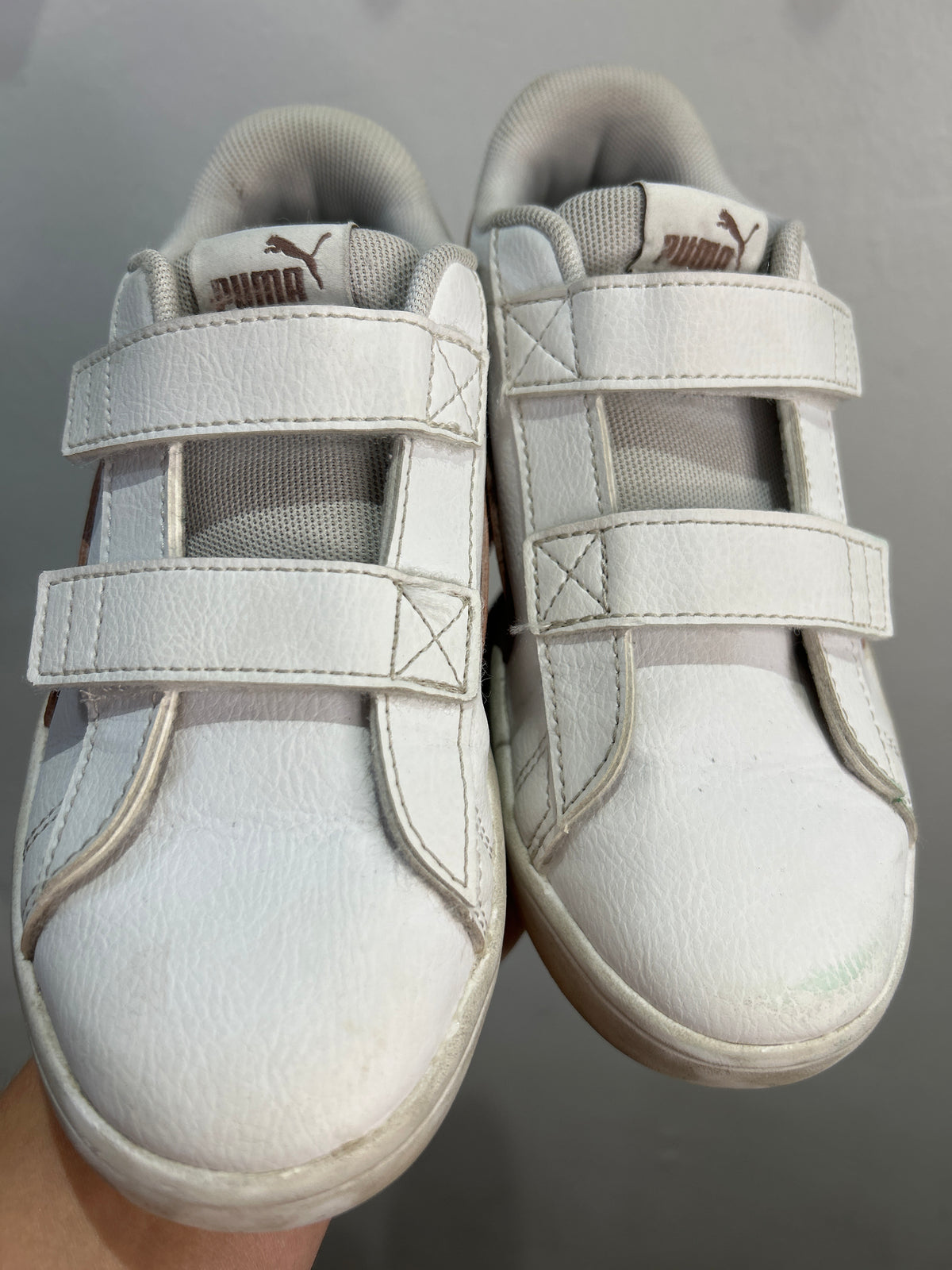 Y1 white velcro Puma