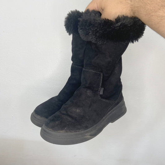 C13 black seude lug boots