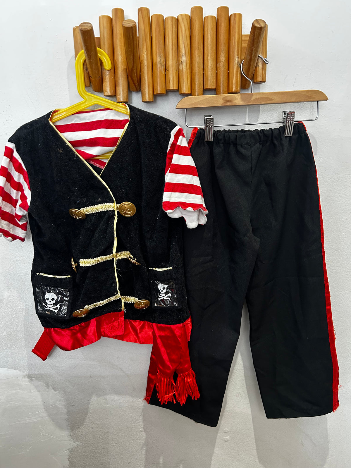 Pirate costume 3-6y