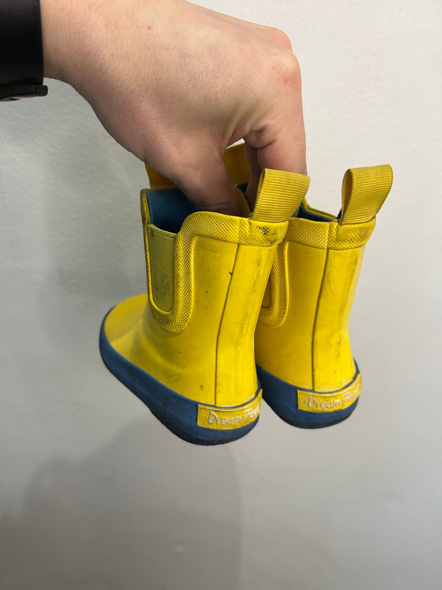 C7 yellow short rainboots
