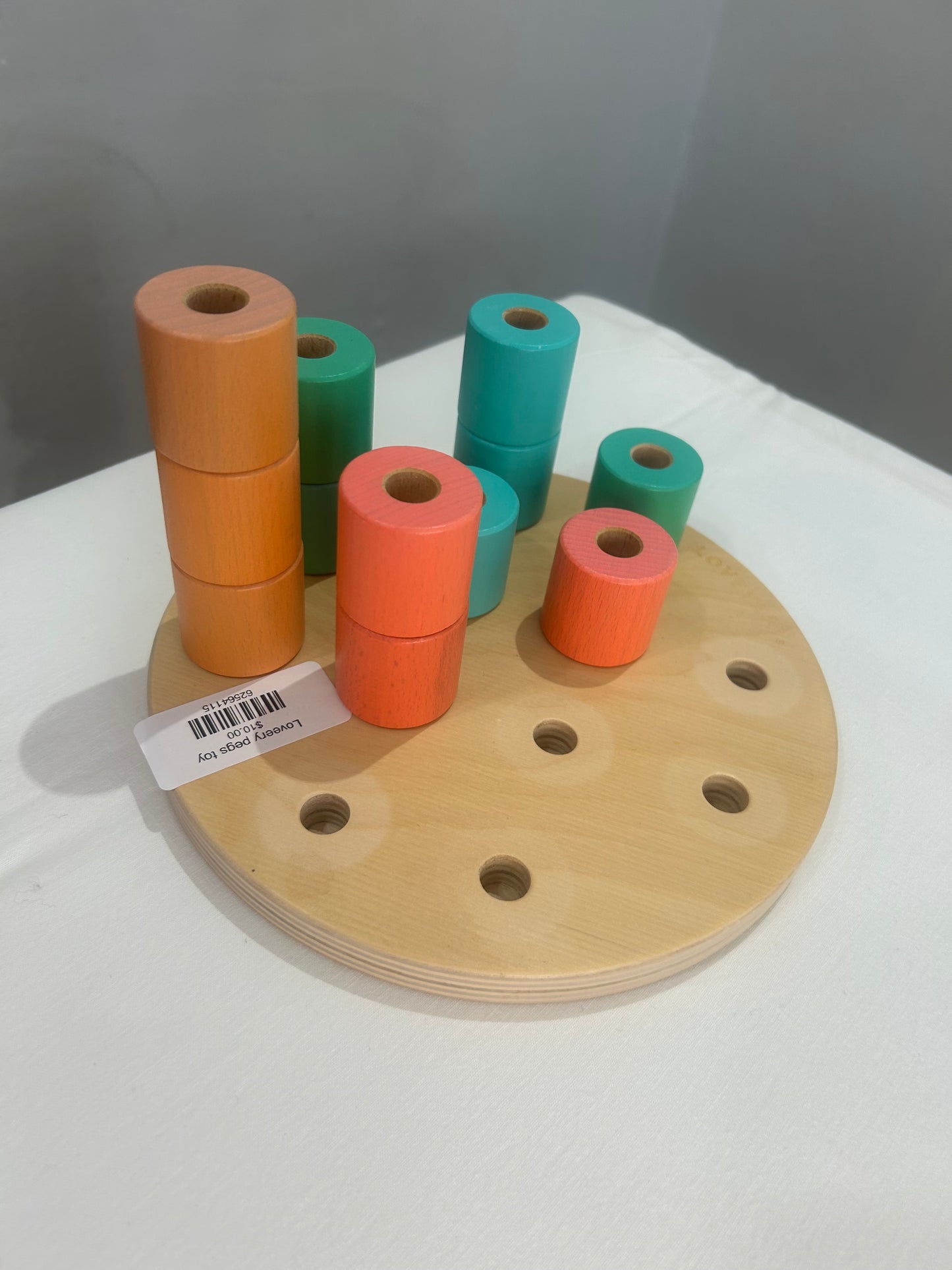 Loveery pegs toy