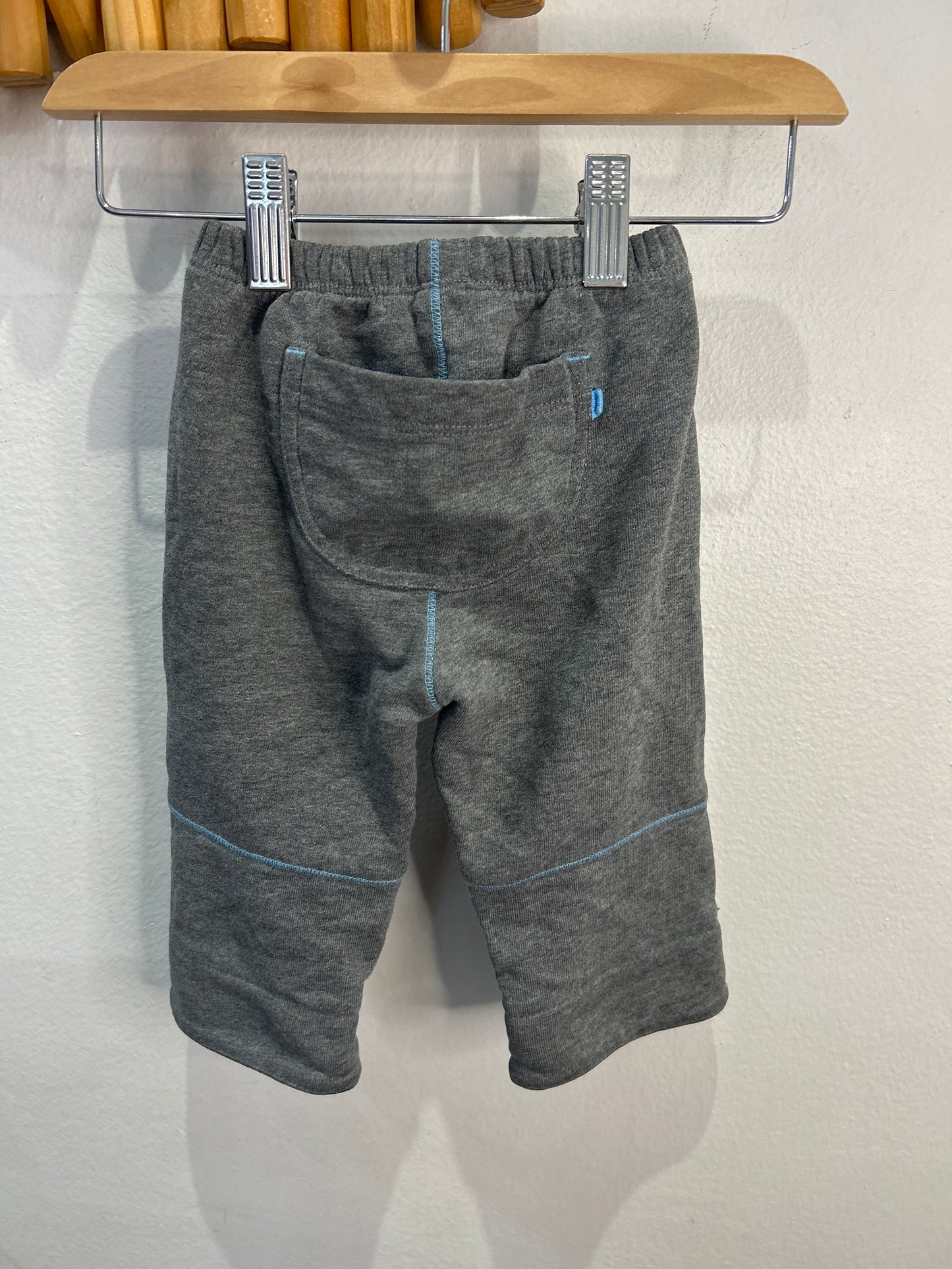 Kangaroo bum pants 6m