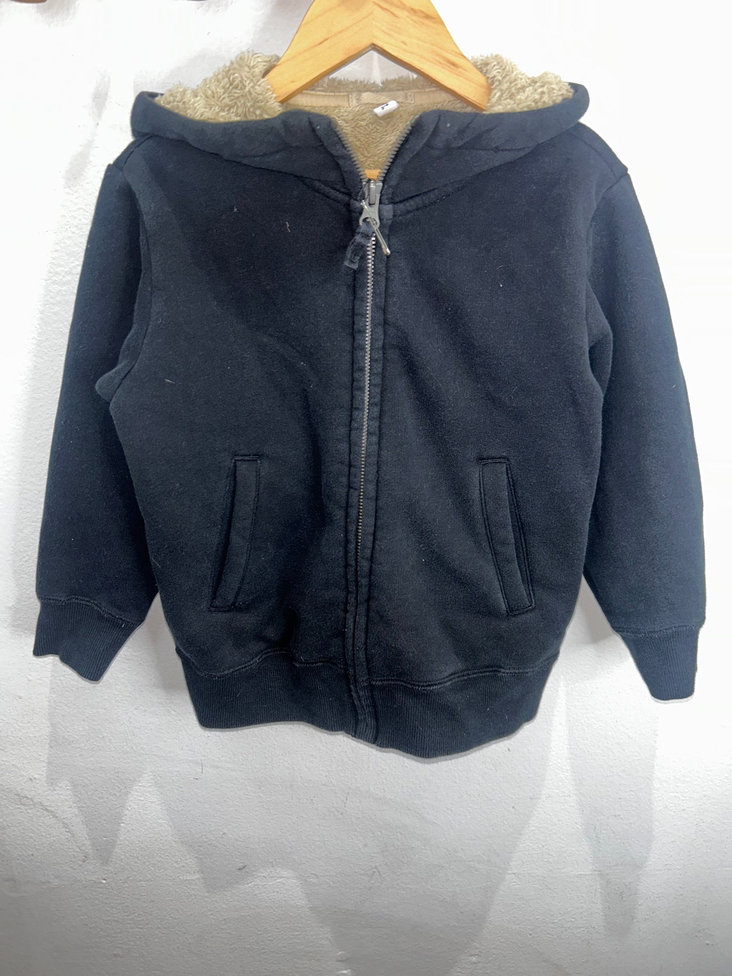 Black fur lined sweatshirt 4y