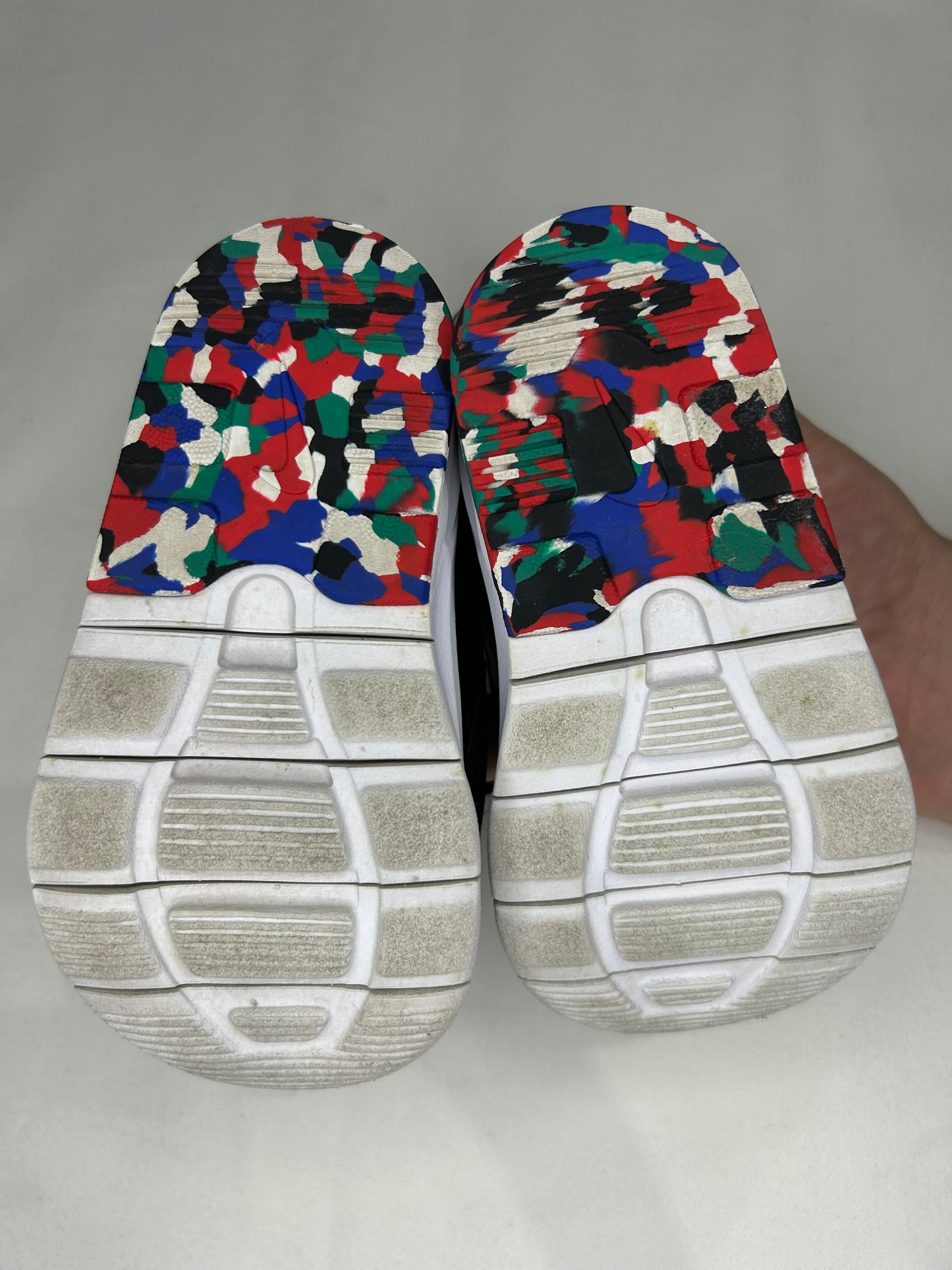 C5 Nike Air sneakers red detail