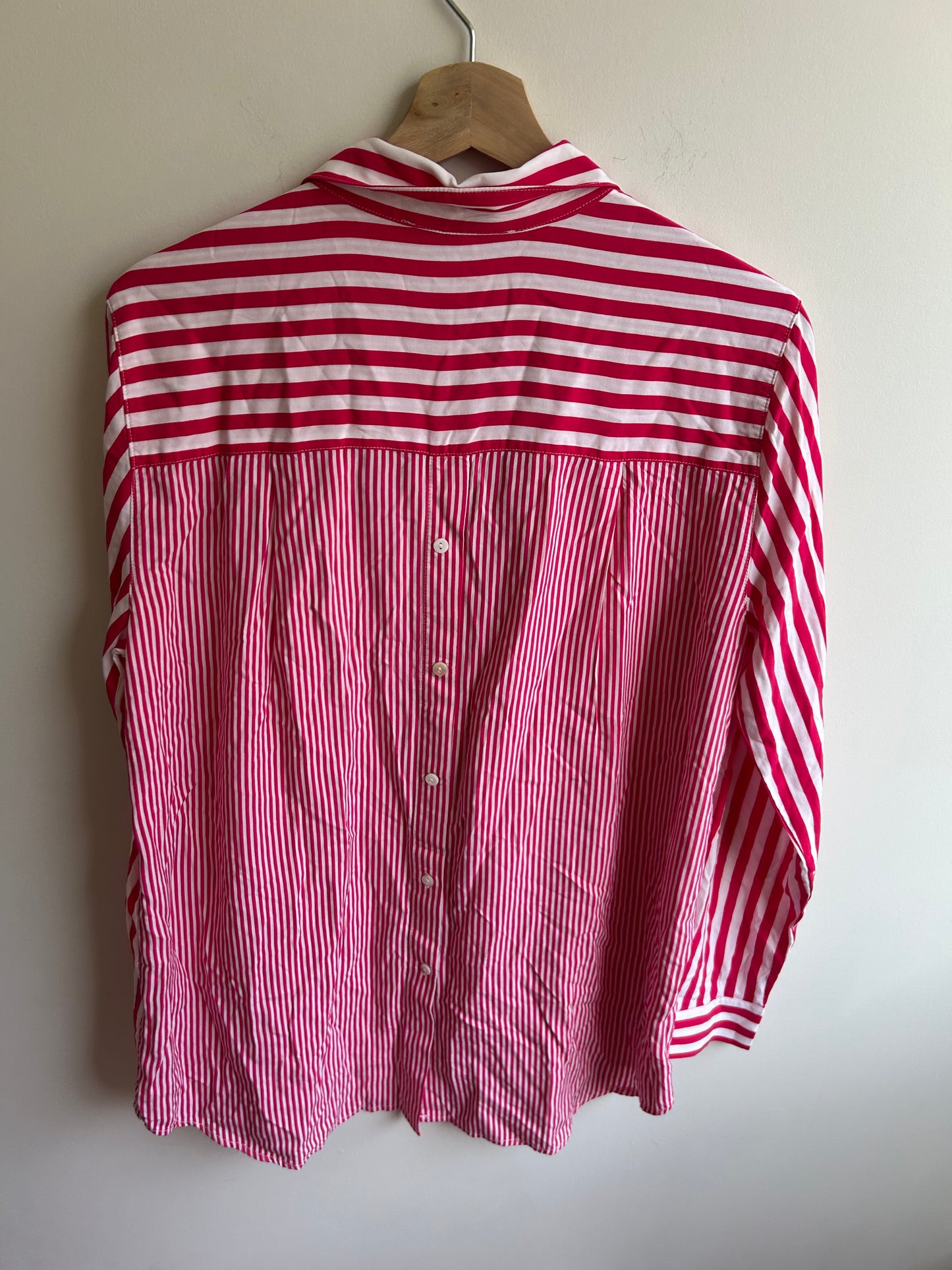 Pink stripes shirt L