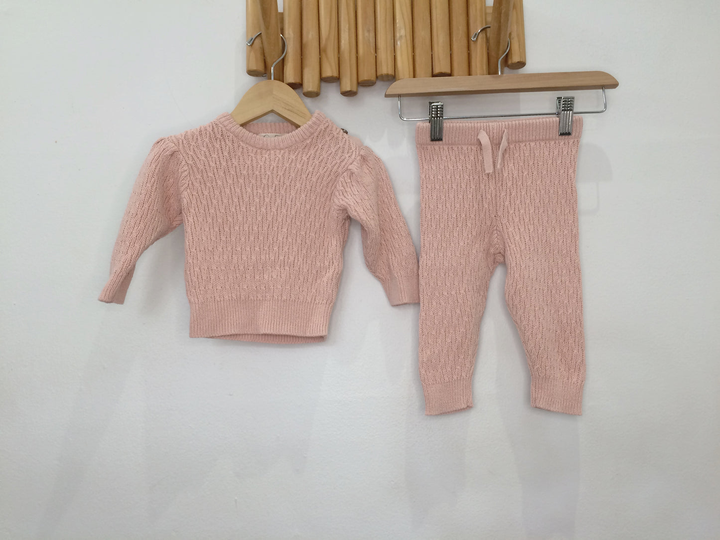 Pink knit sweater set 6-9m