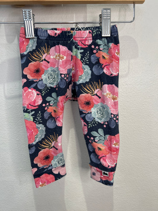Little and Lively roses leggings 3-6m