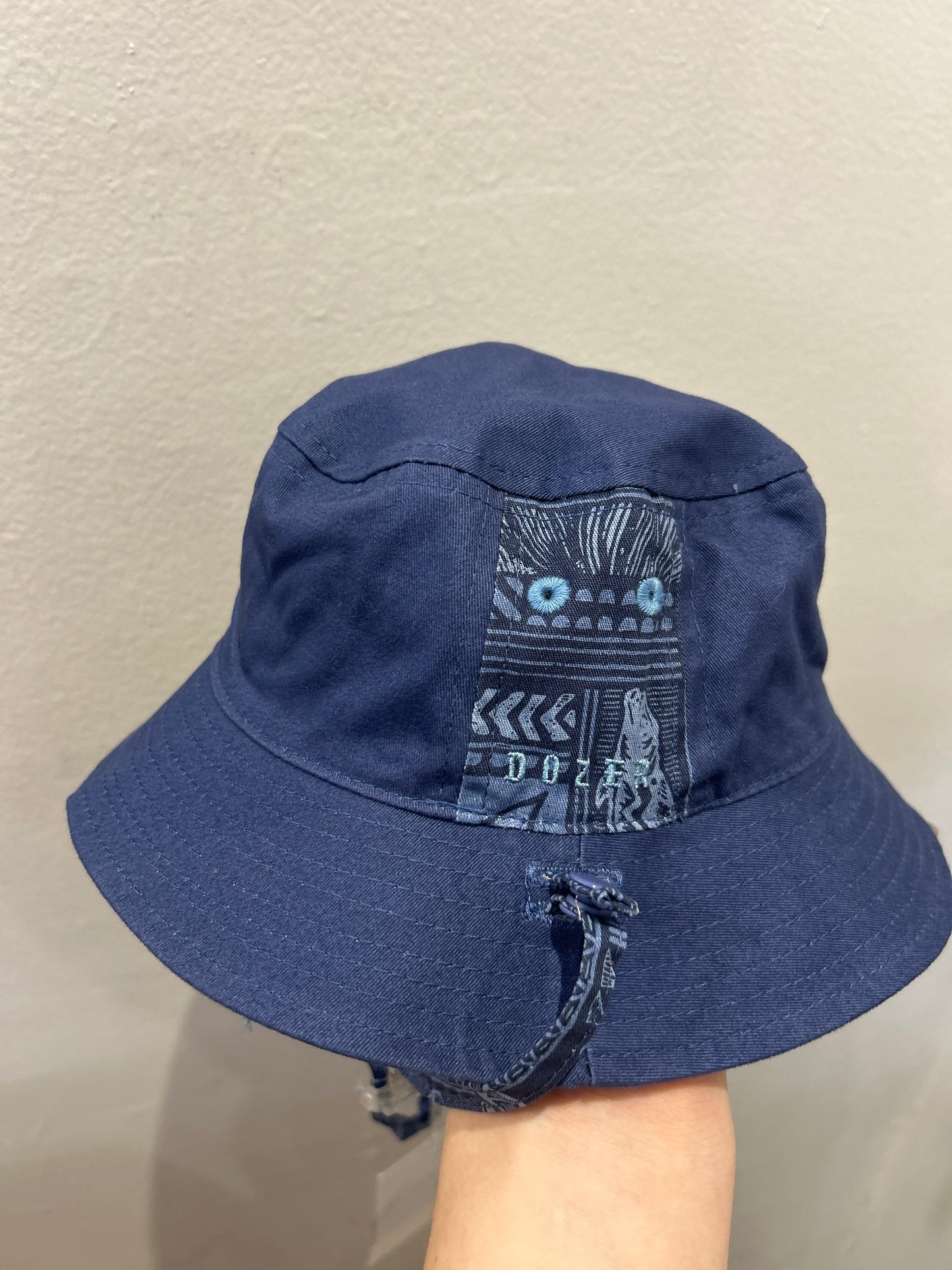 Dozer reversible bucket hat 2-5y NEW
