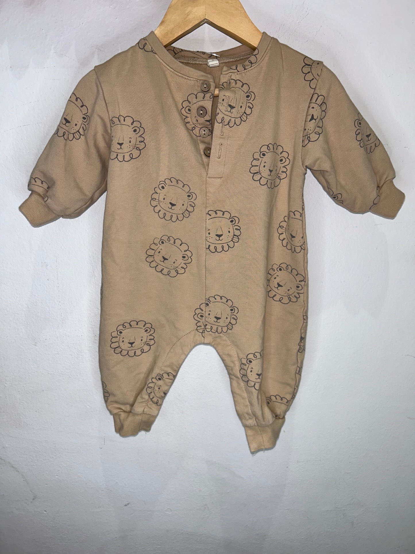 Quincy Mae lion romper 3-6m