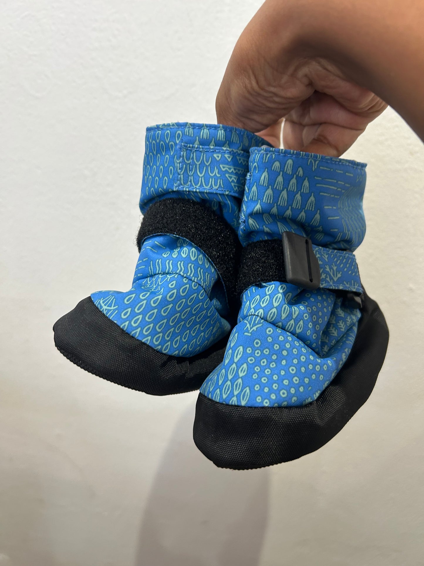 6-12m MEC blue booties