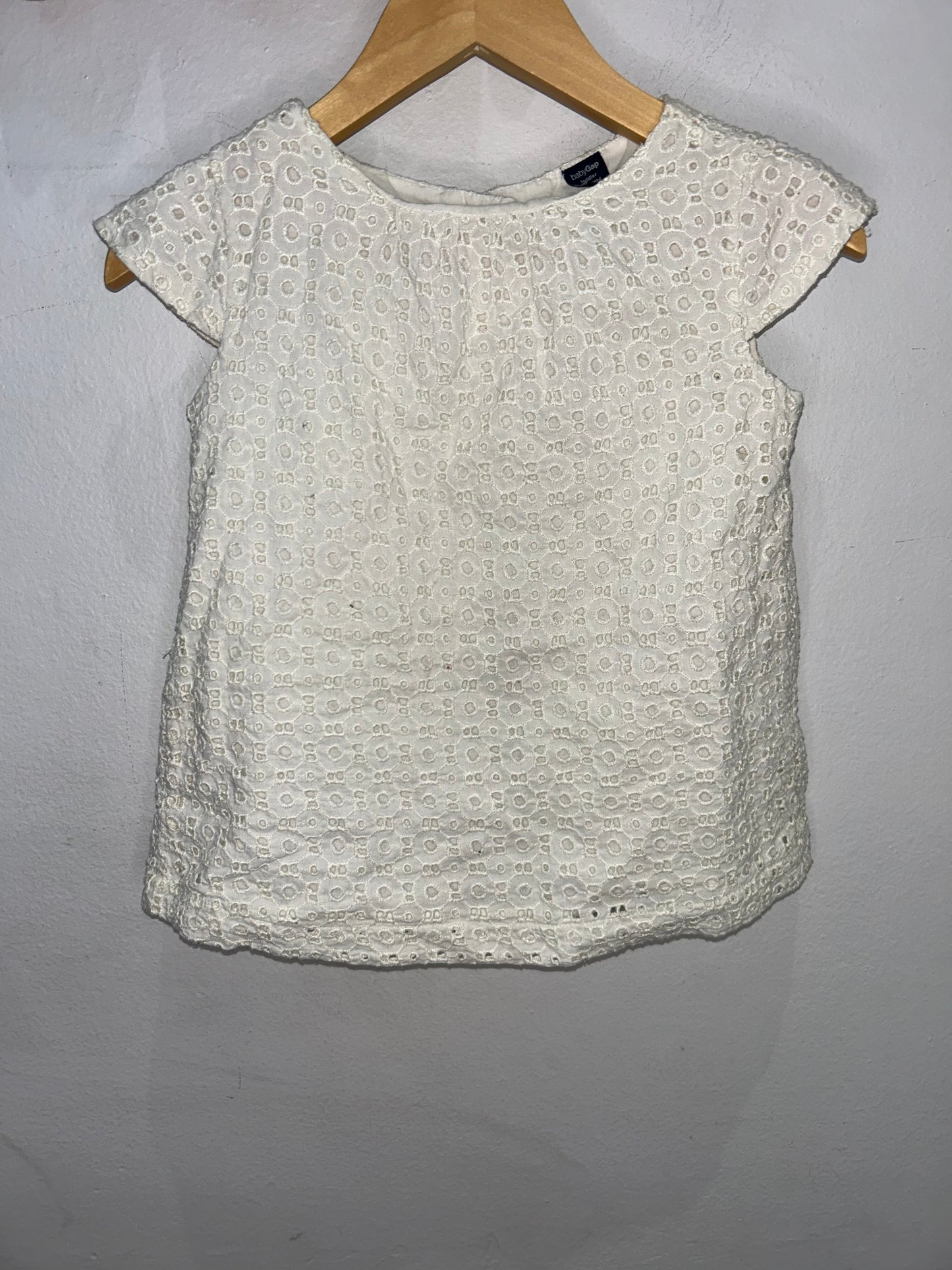 Cream eyelet tanktop 5y