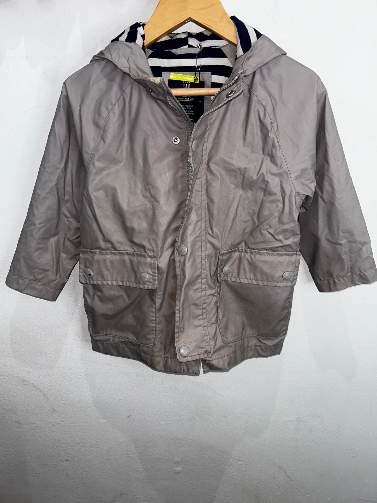Grey rain jacket 3y*