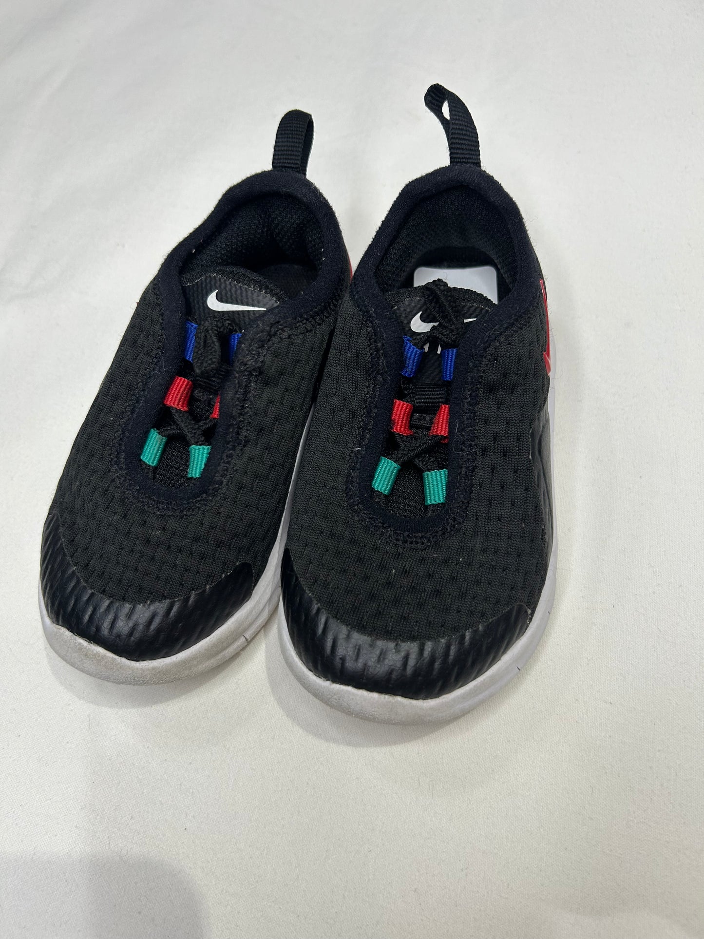 C5 Nike Air sneakers red detail