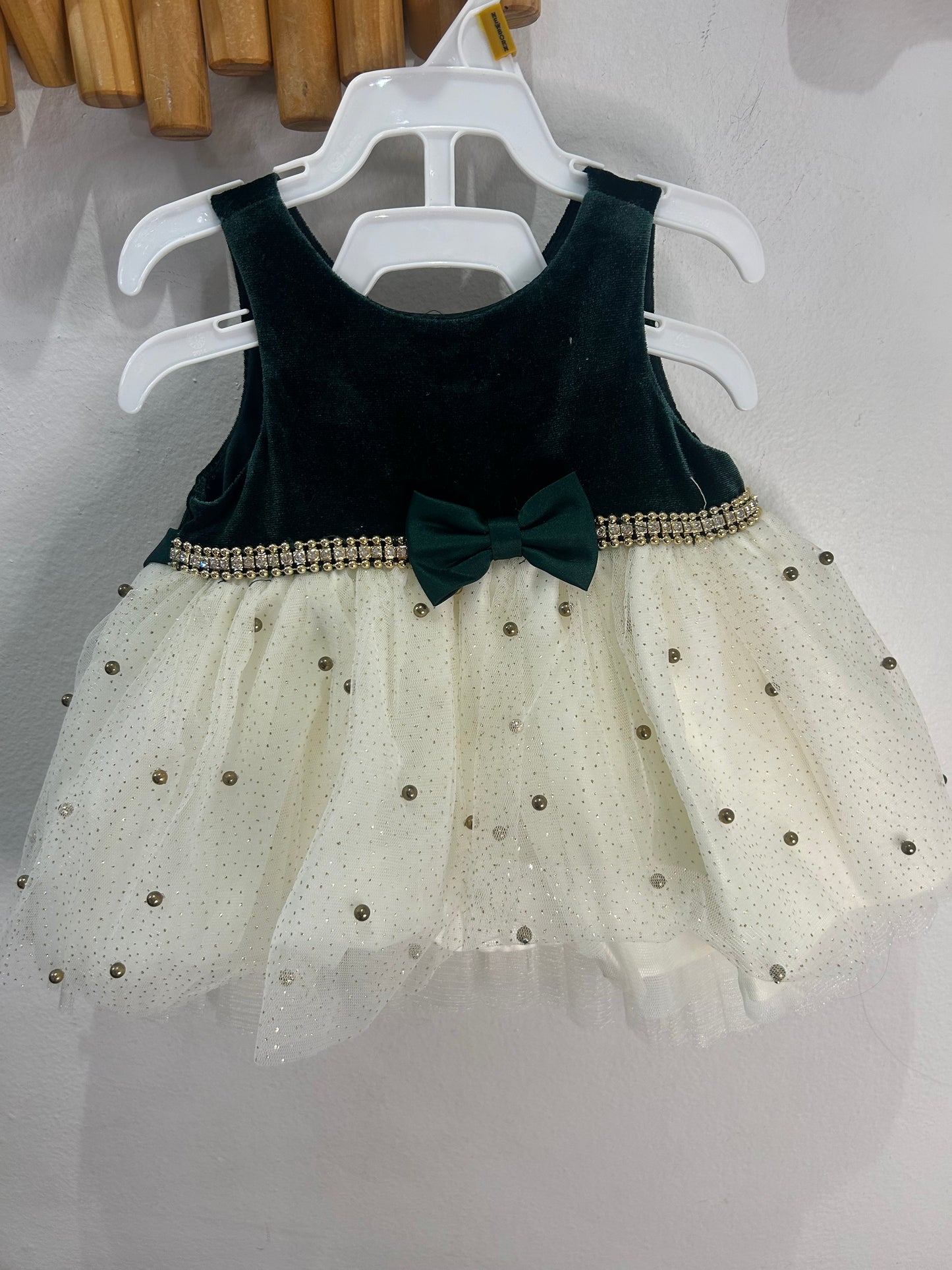 Fancy green dress 3-6m