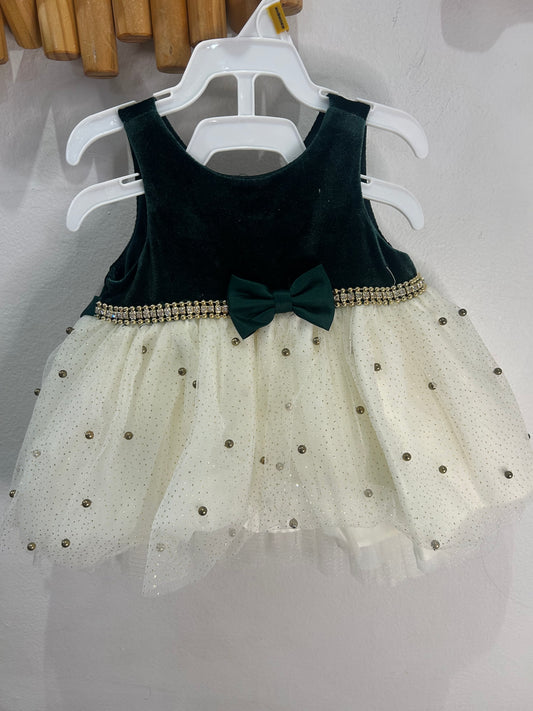 Fancy green dress 3-6m