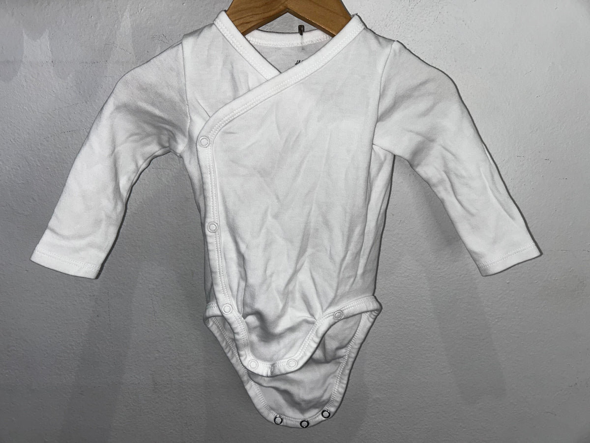 White side button onesie 4-6m
