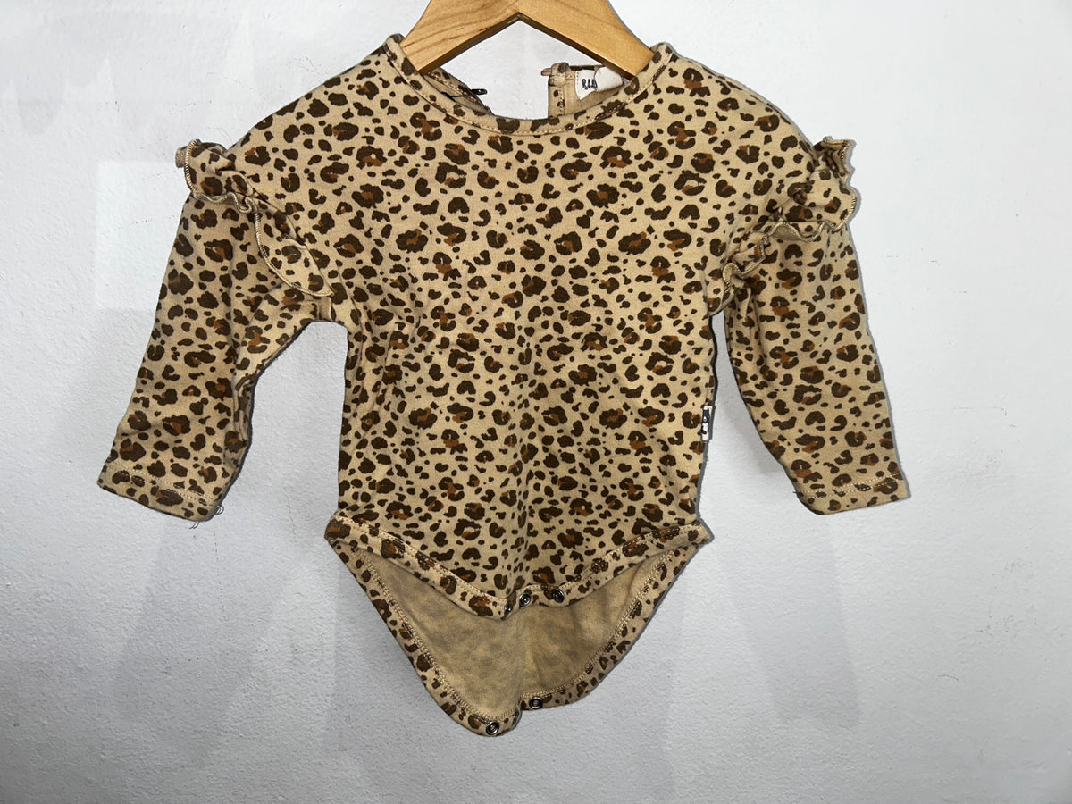 Cheetah print onesie 6-12m