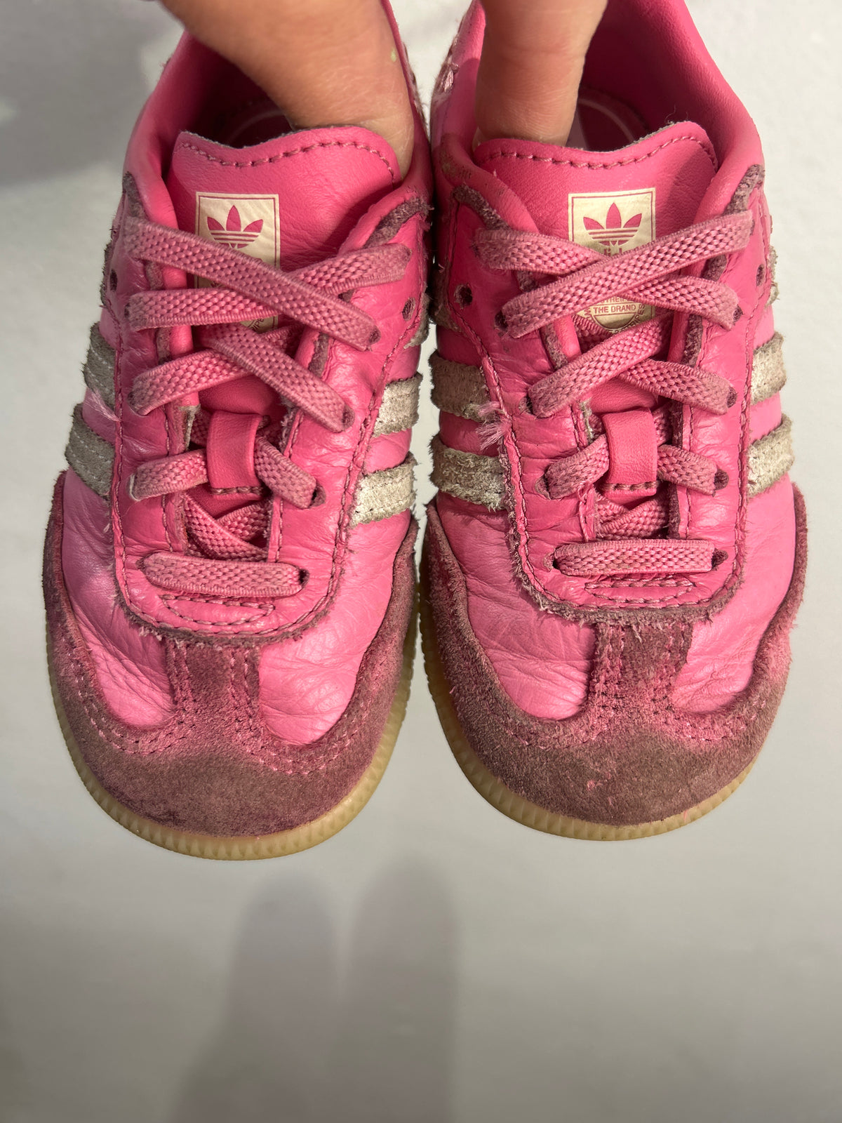 C8 pink leather Sambas