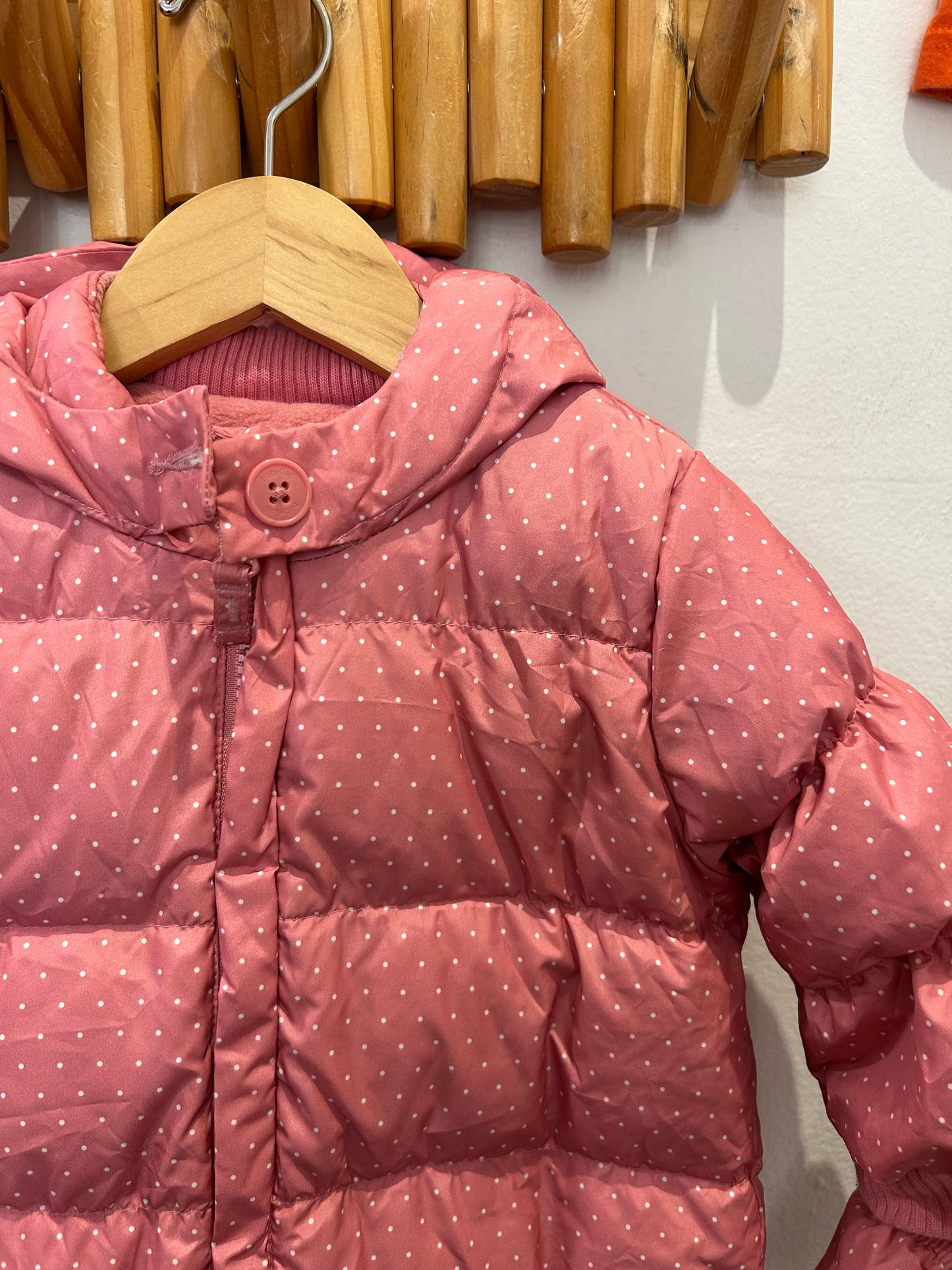 Pink dots snowsuit 6-12m