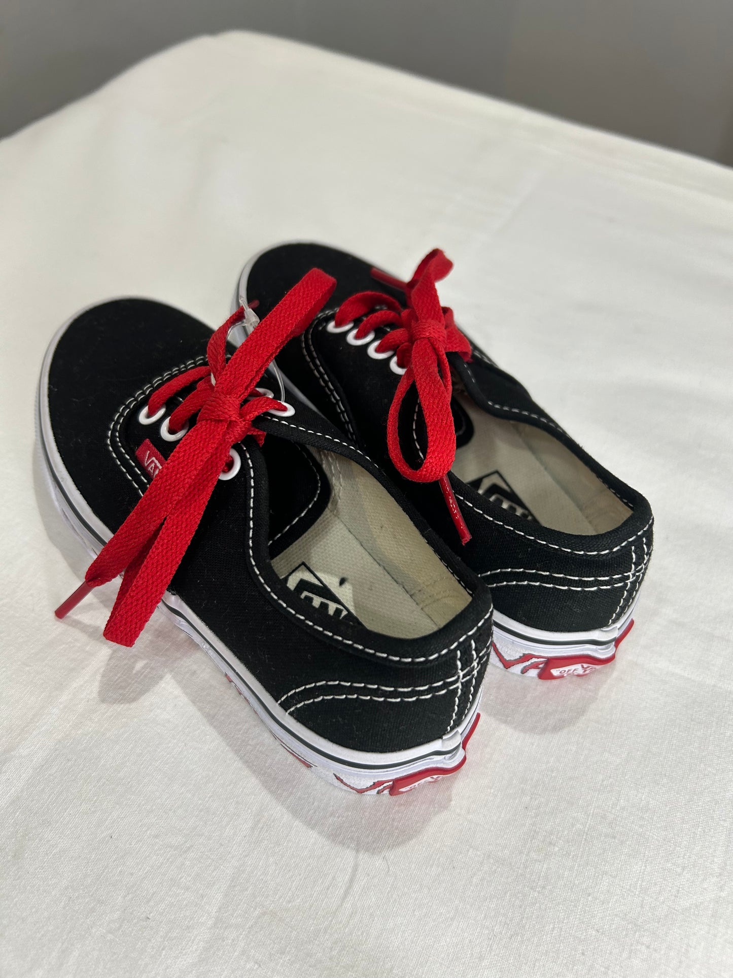 C11 Vans NEW