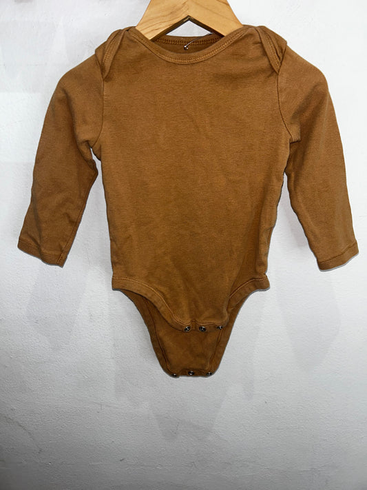 Beige onesie 12-18m