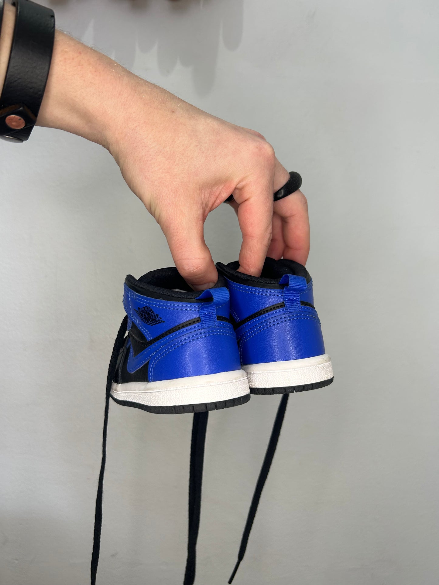 C6 blue Nike hightops - like new