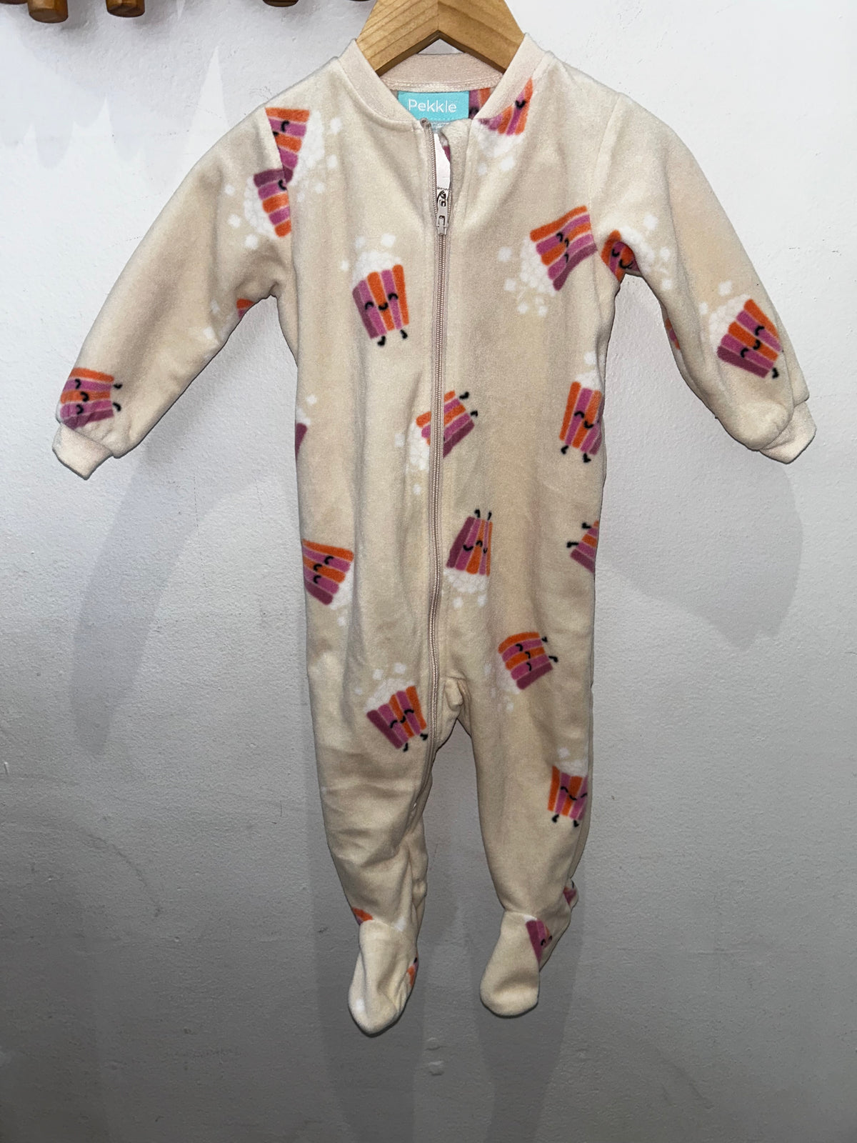 Popcorn beige fleece sleeper 9m