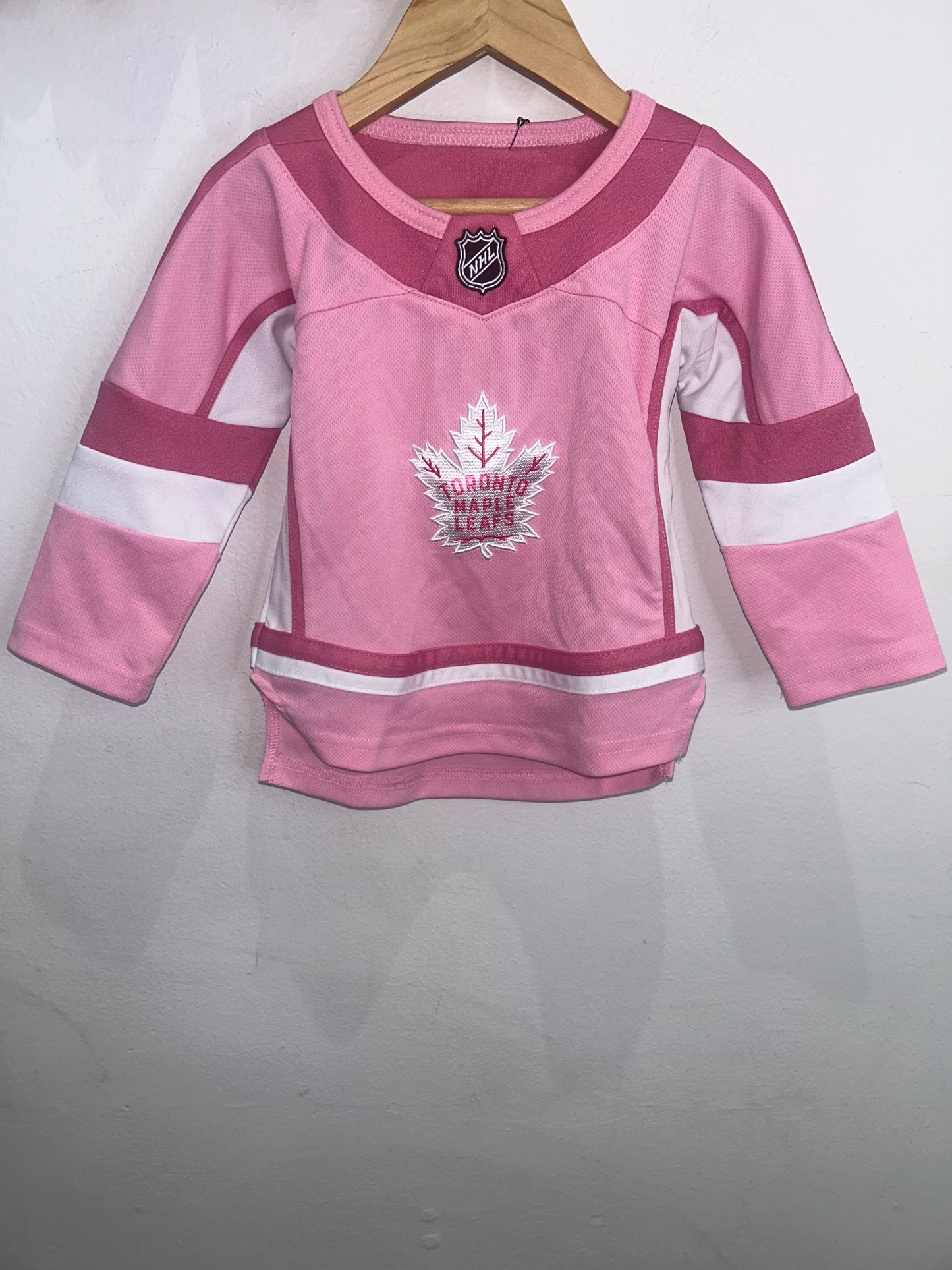 Pink Maple Leafs jersey 18m