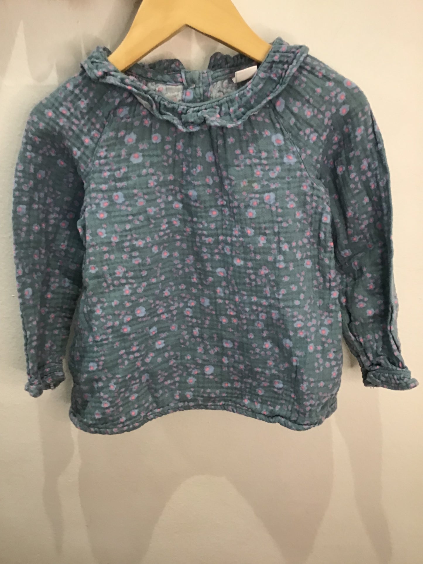 Blouse soft blue collared 18-24m