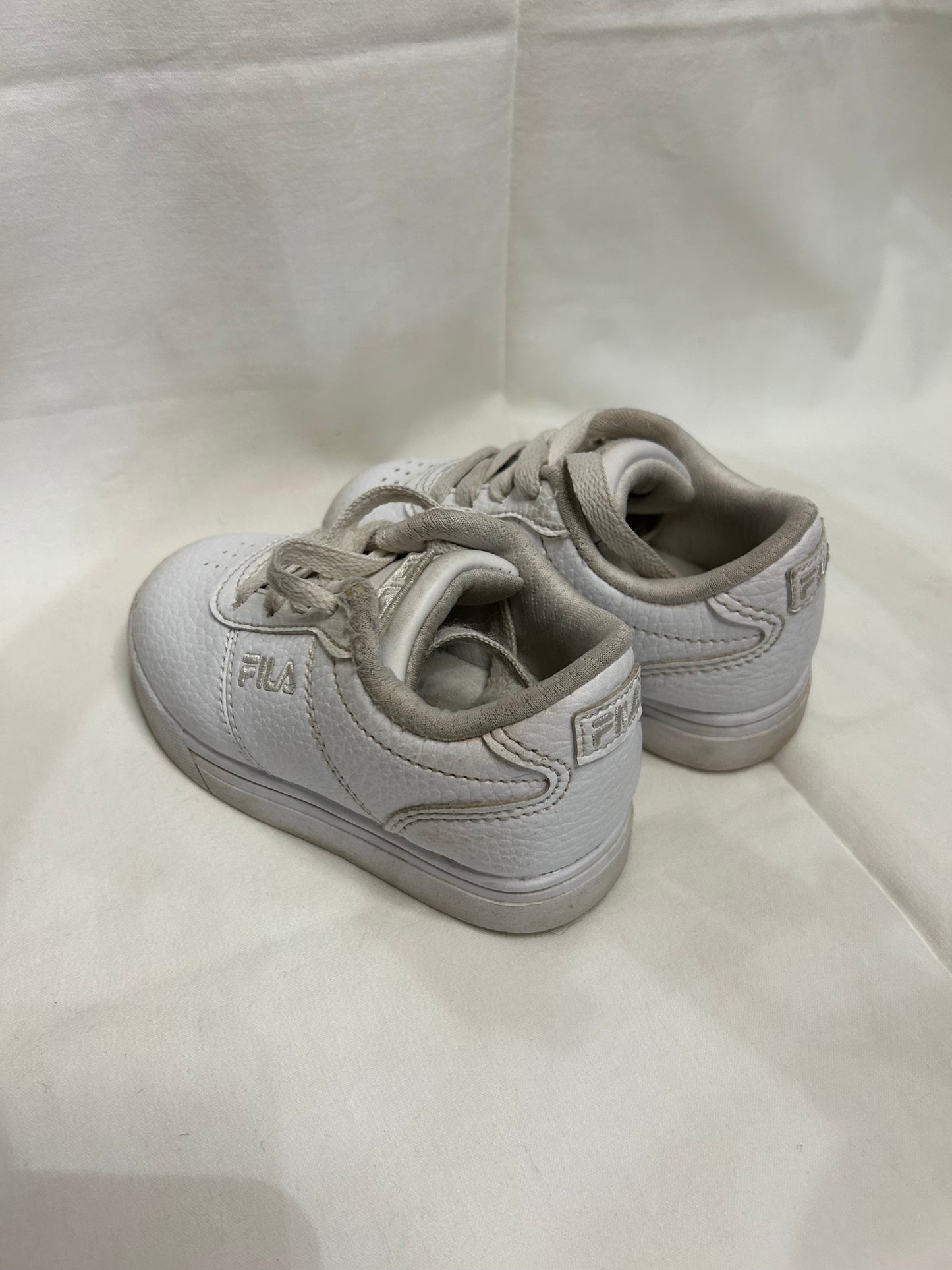 C6 white Filas