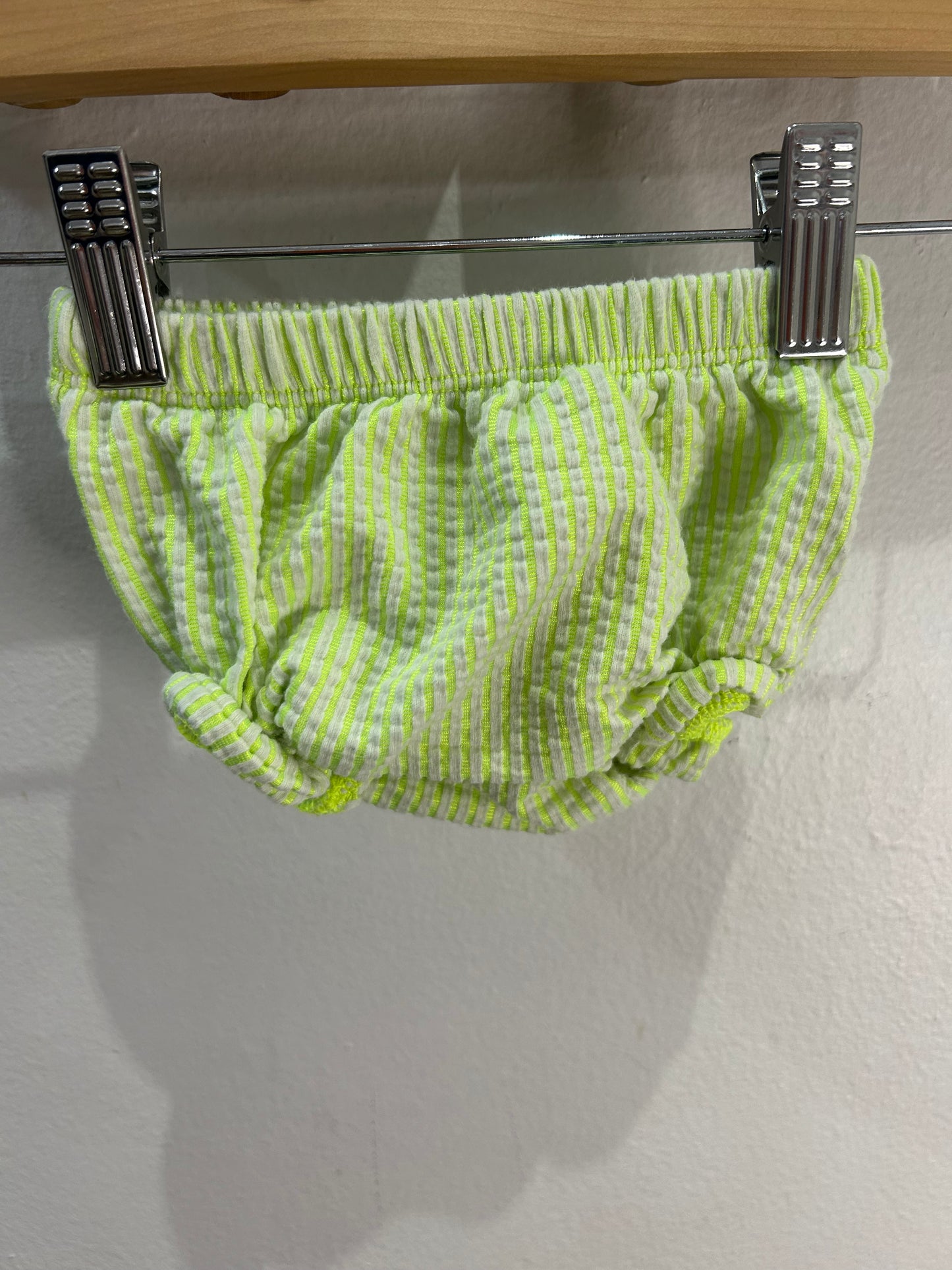 Neon smocked shorts set 3-6m
