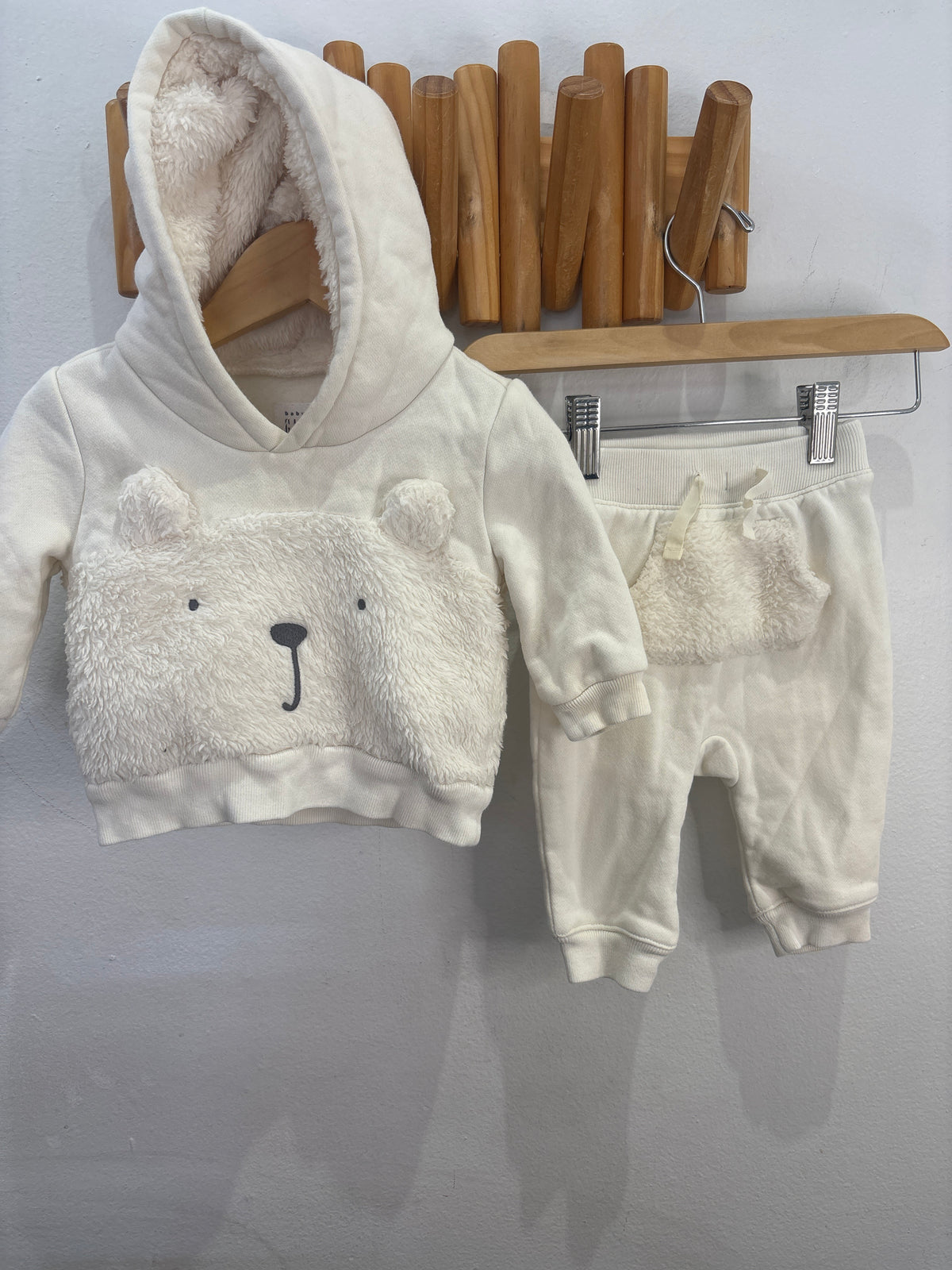 Polar bear hoodie set 3-6m