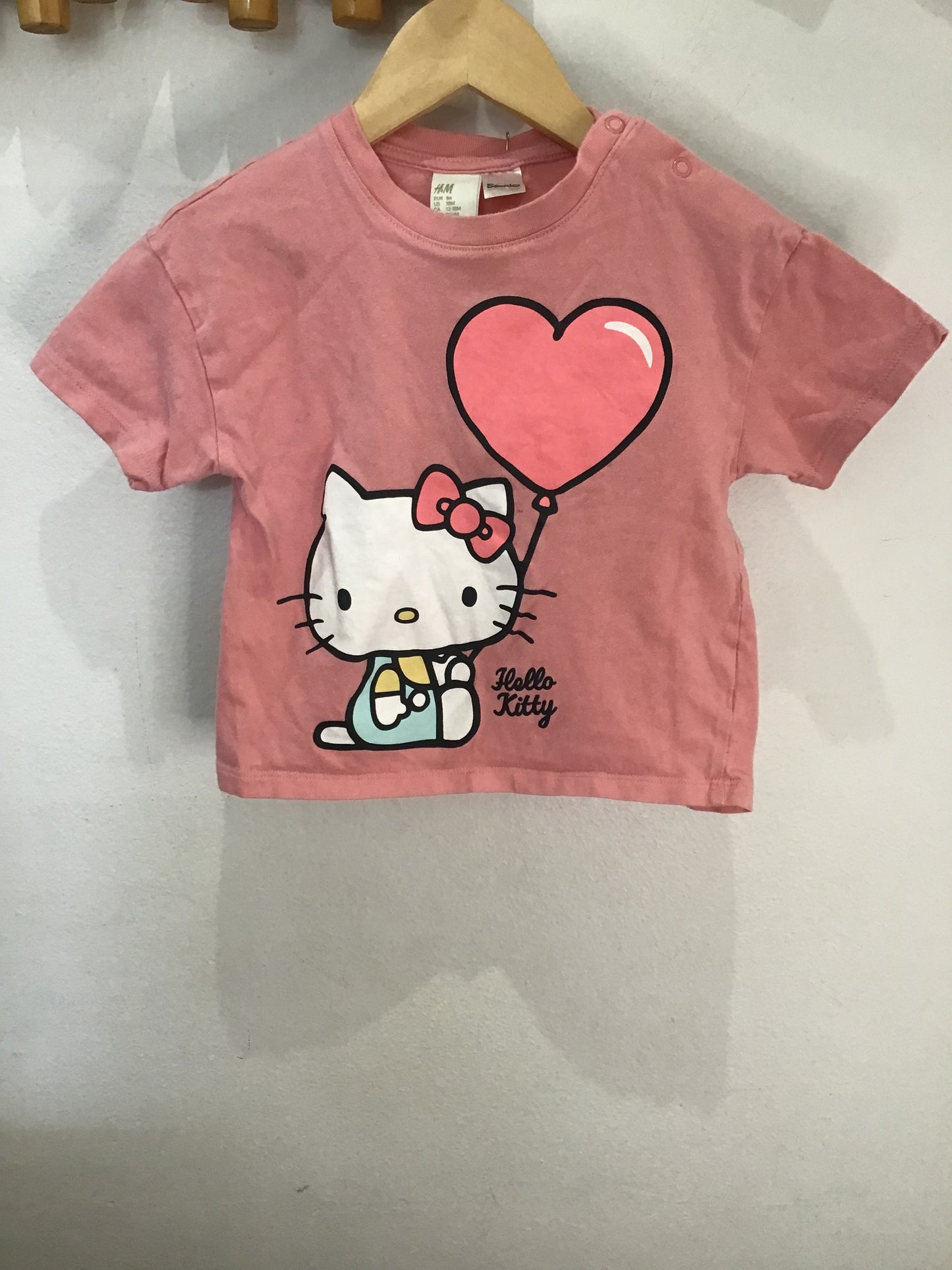 Hello Kitty tee 12-18m*