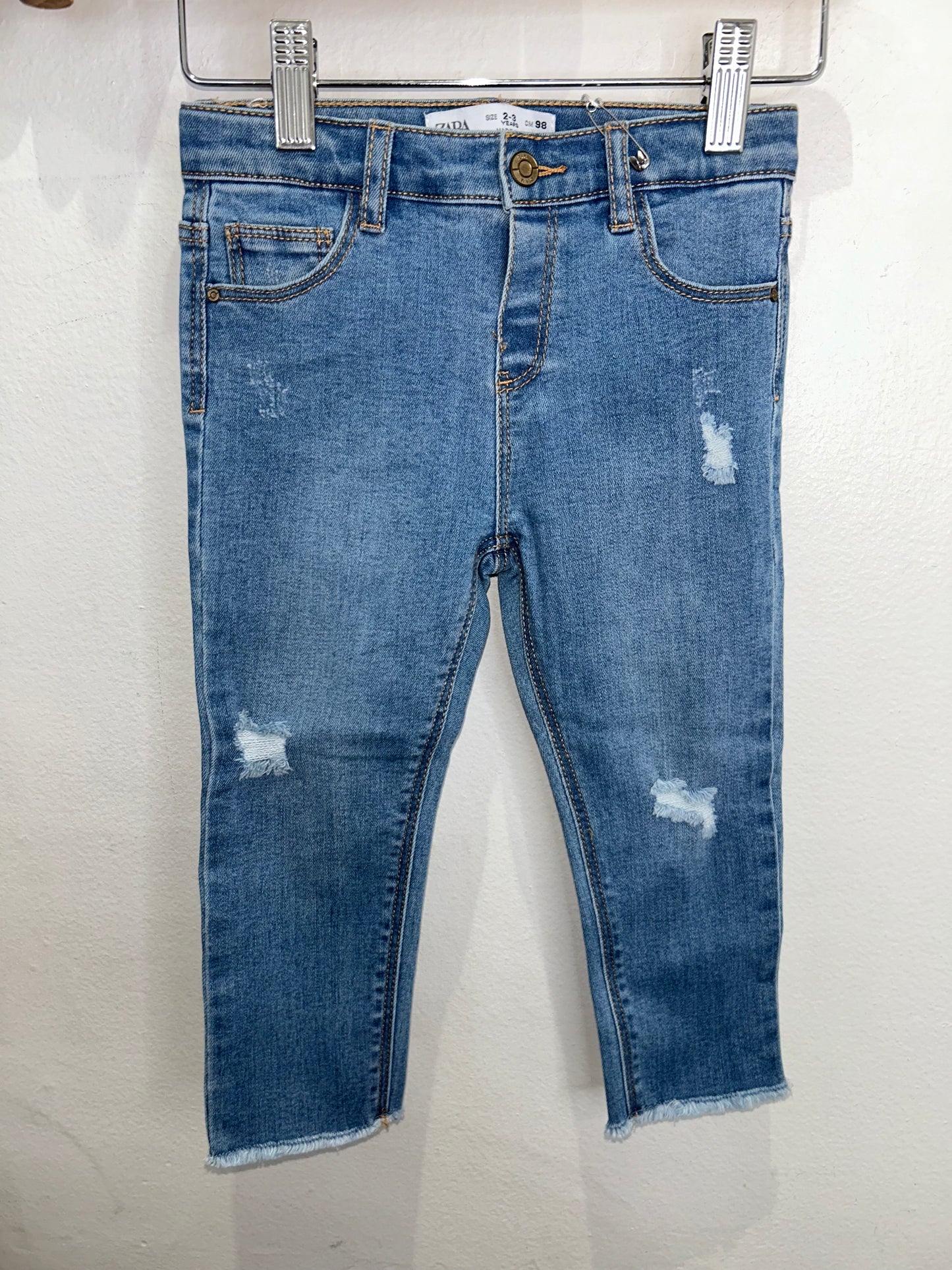 Distressed jeans 2-3y