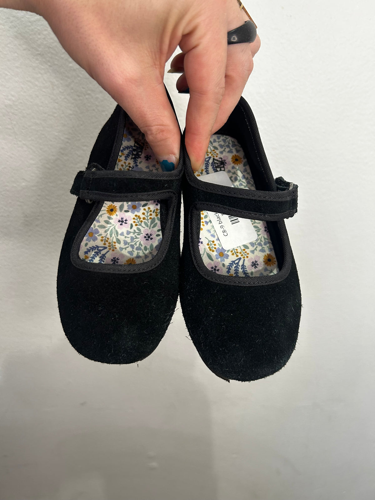 C8-9 black maryjanes