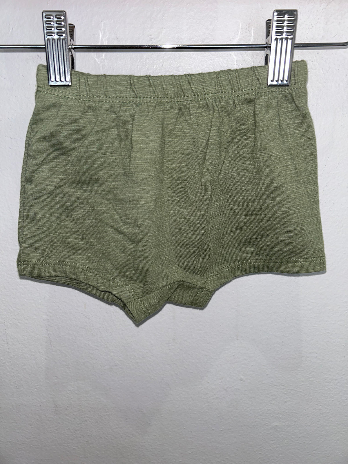 Olive cotton shorts 3-6m