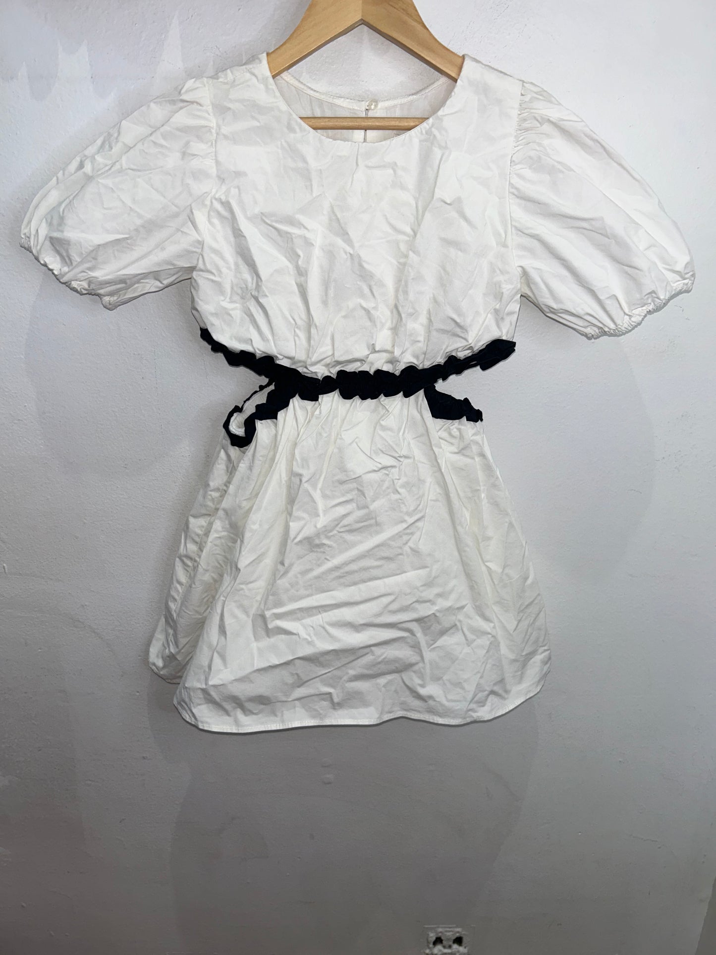 Black and white mini dress 8-9y